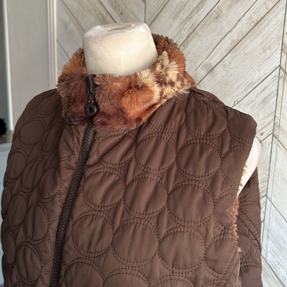 Ethyl Reversible Winter Full Zip Women's Vest, cheetah/brown quilted L - Picture 9 of 10